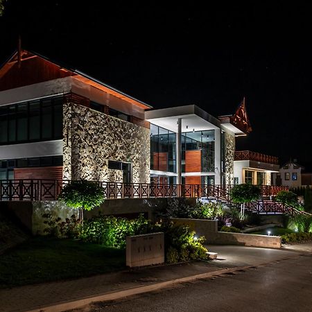 Aura Medical Spa Naleczow Exterior photo